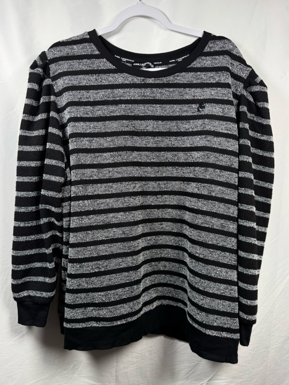 Karl Lagerfeld Women's Black and Gray Striped Crewneck Sweater 2X